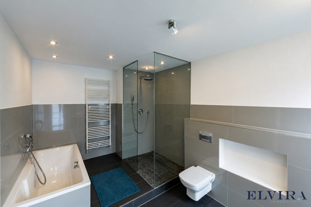 Badezimmer 1. OG