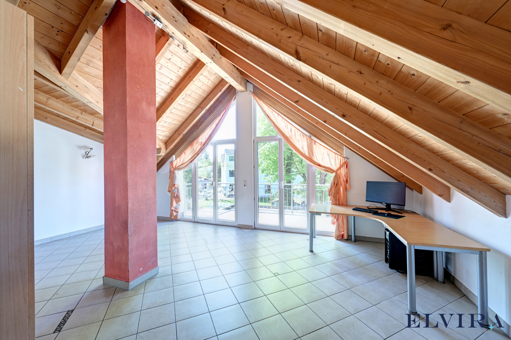 Schlafzimmer (3) / Appartement (3) mit Pantryküche und Bad en Suite im Dachgeschoss