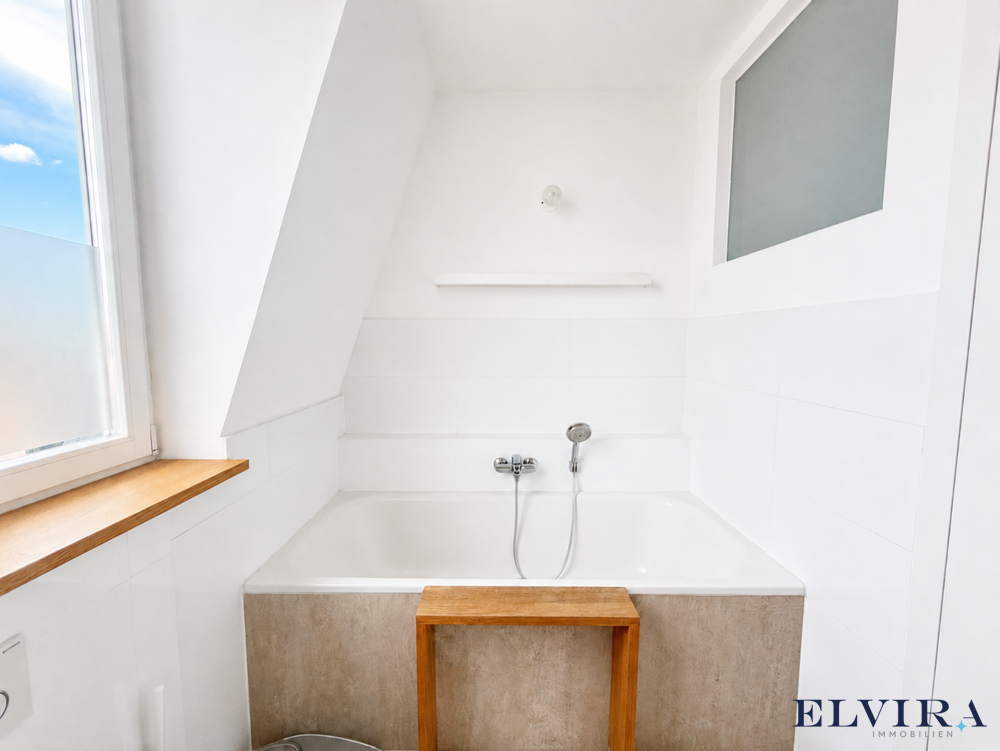 Badezimmer mit Badewanne